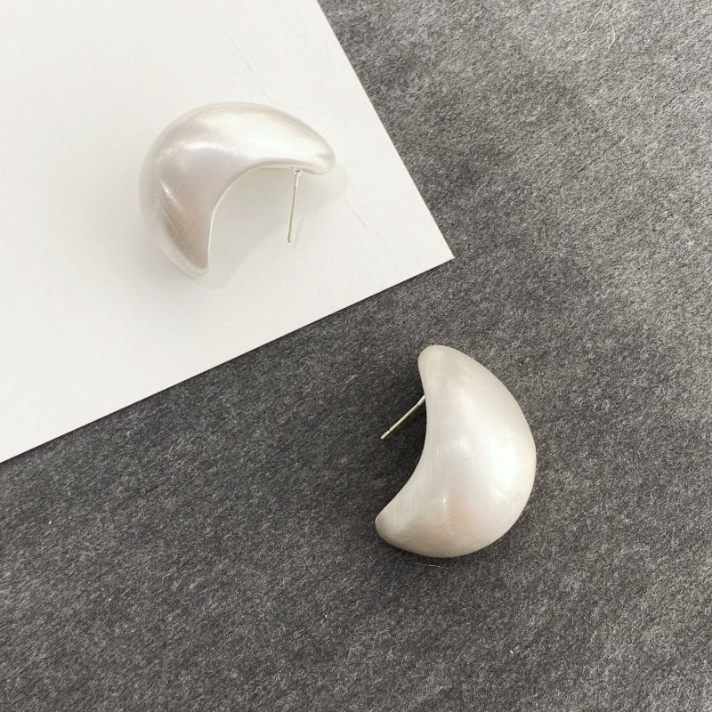 Nyla Crescent Earrings