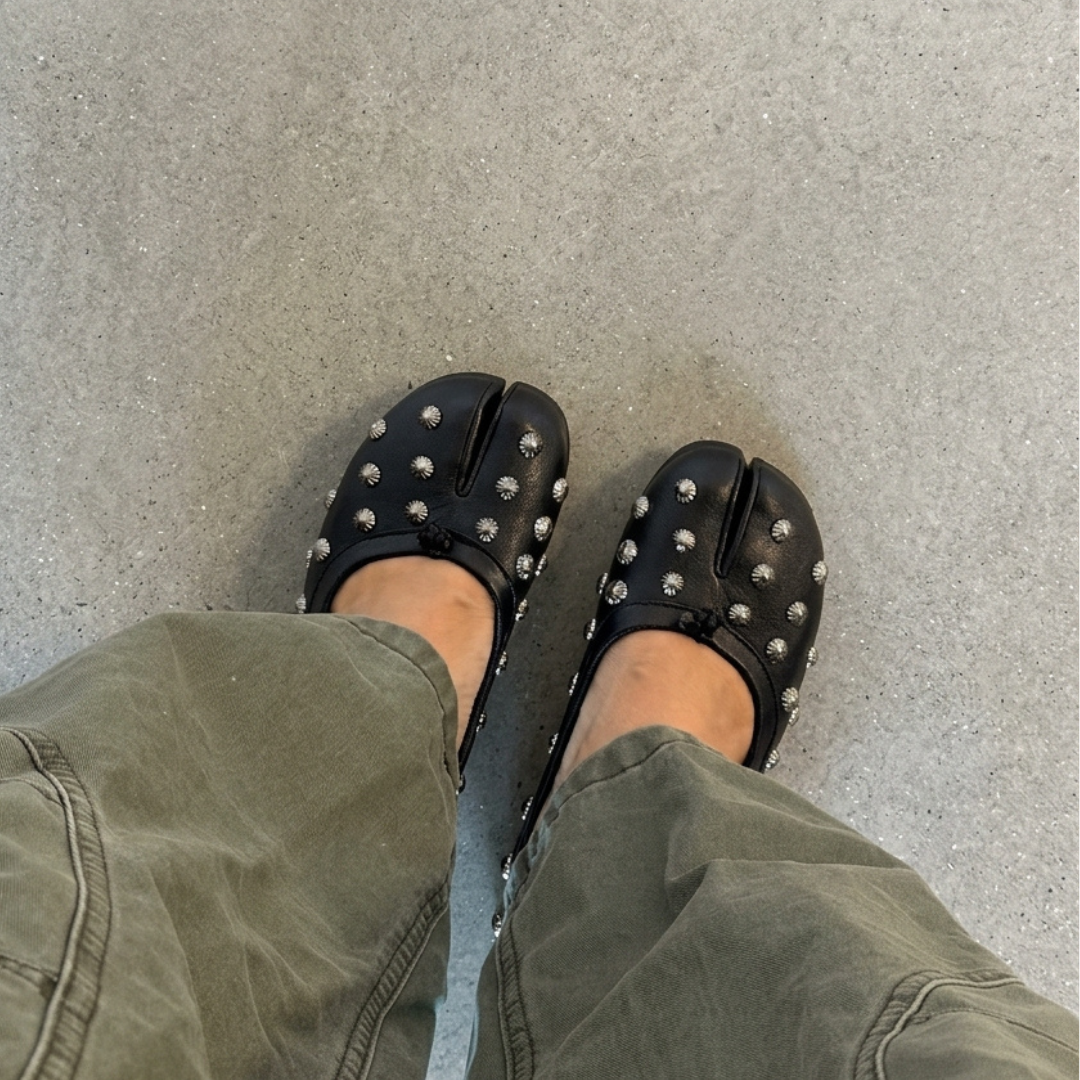 Serena Hardware Tabi Flats-5
