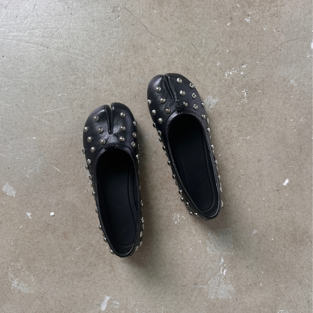Serena Hardware Tabi Flats-8